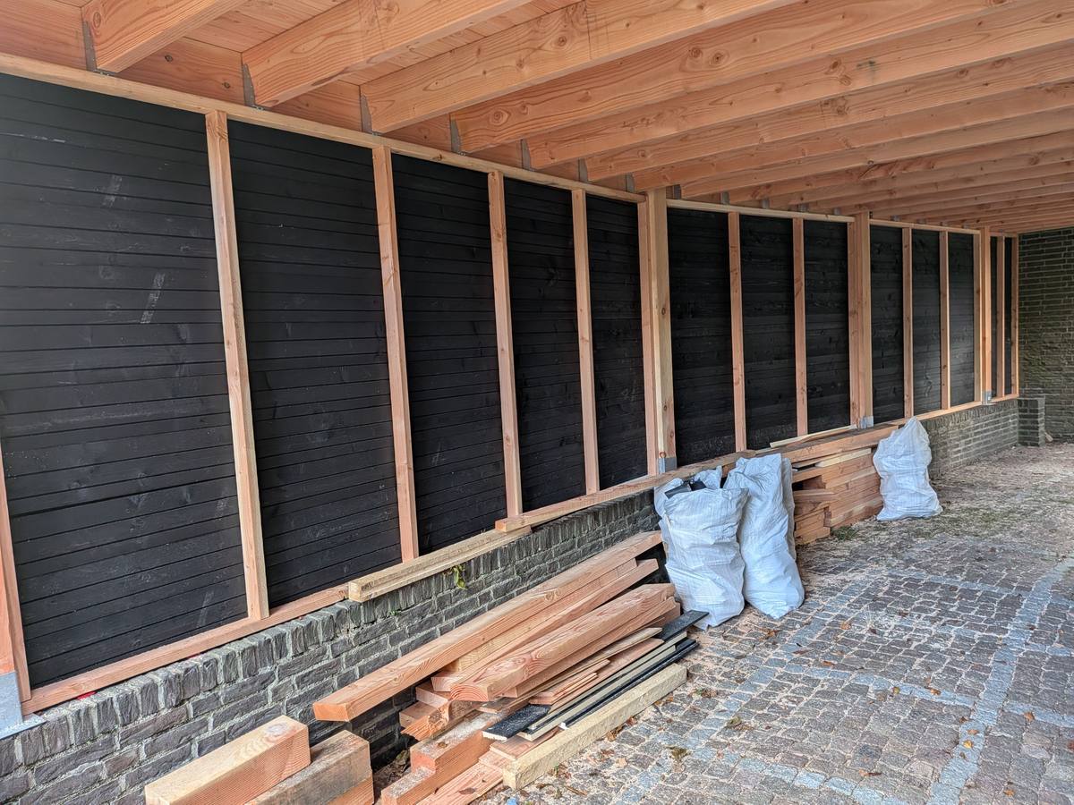 Dichte zijwand in douglashout