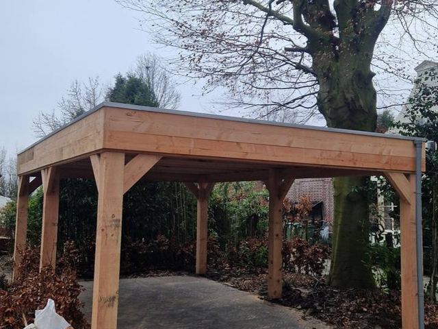 Vrijstaande carport in douglashout