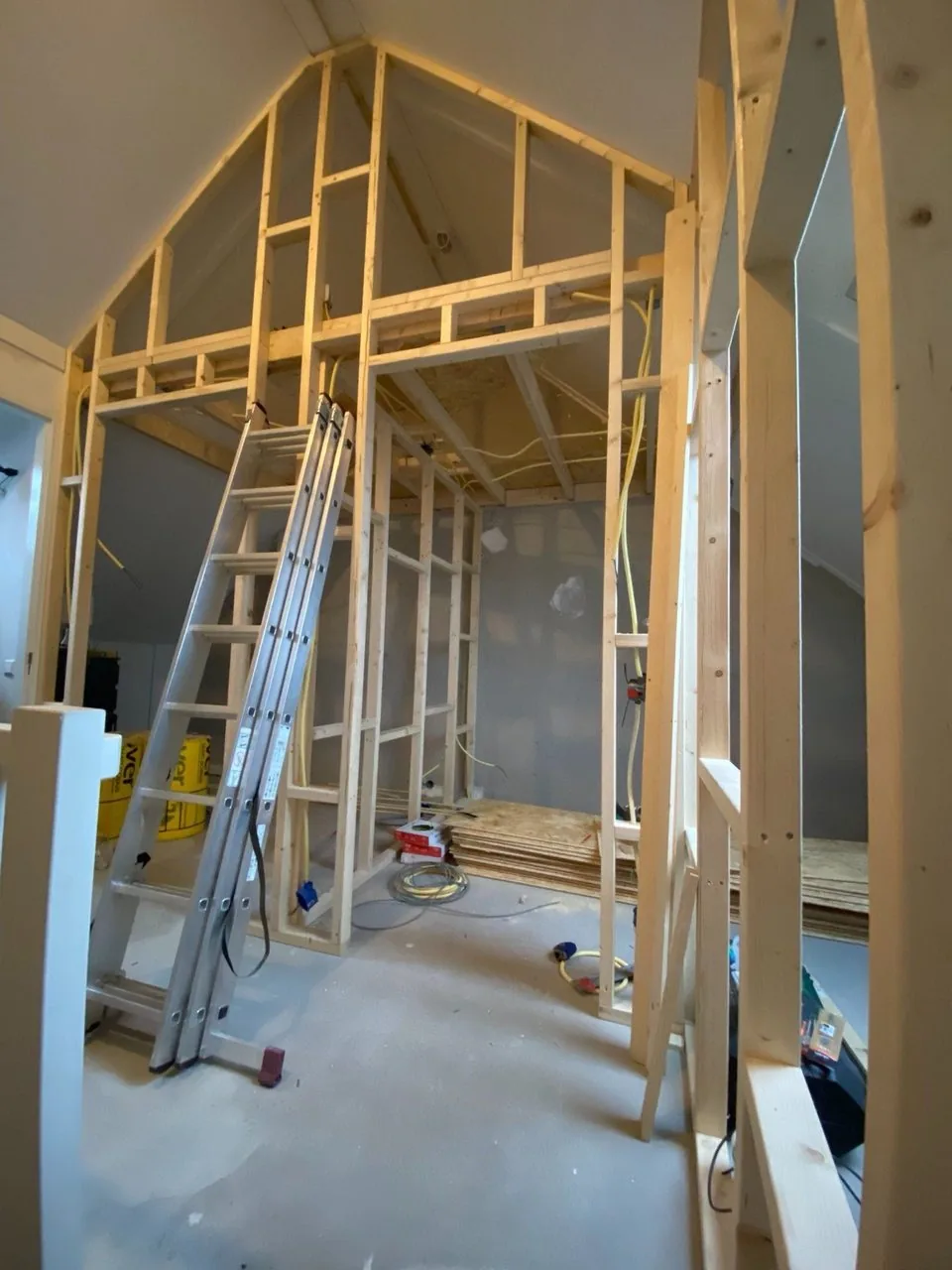 Houten frame voor de binnenwanden