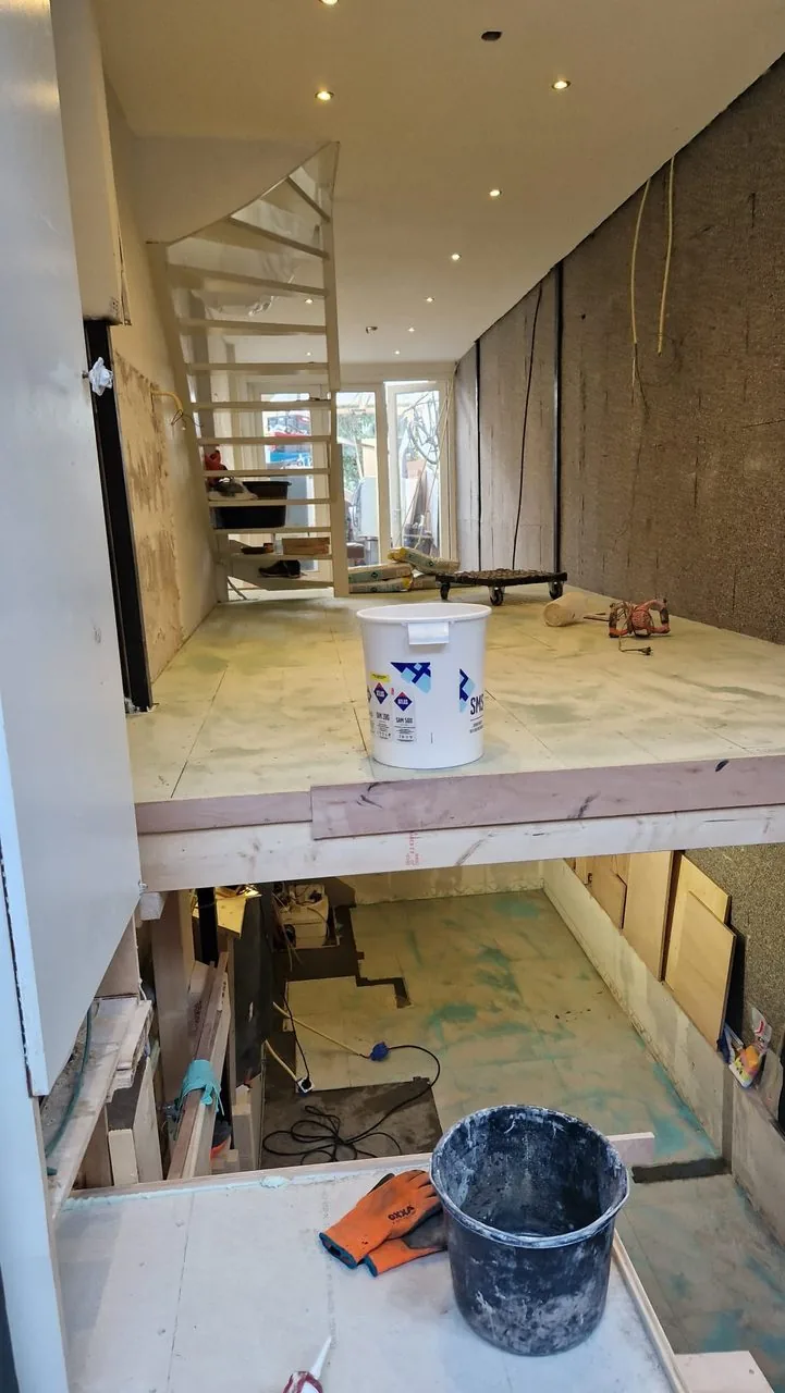 Vloer met trapgat in de ruwbouw