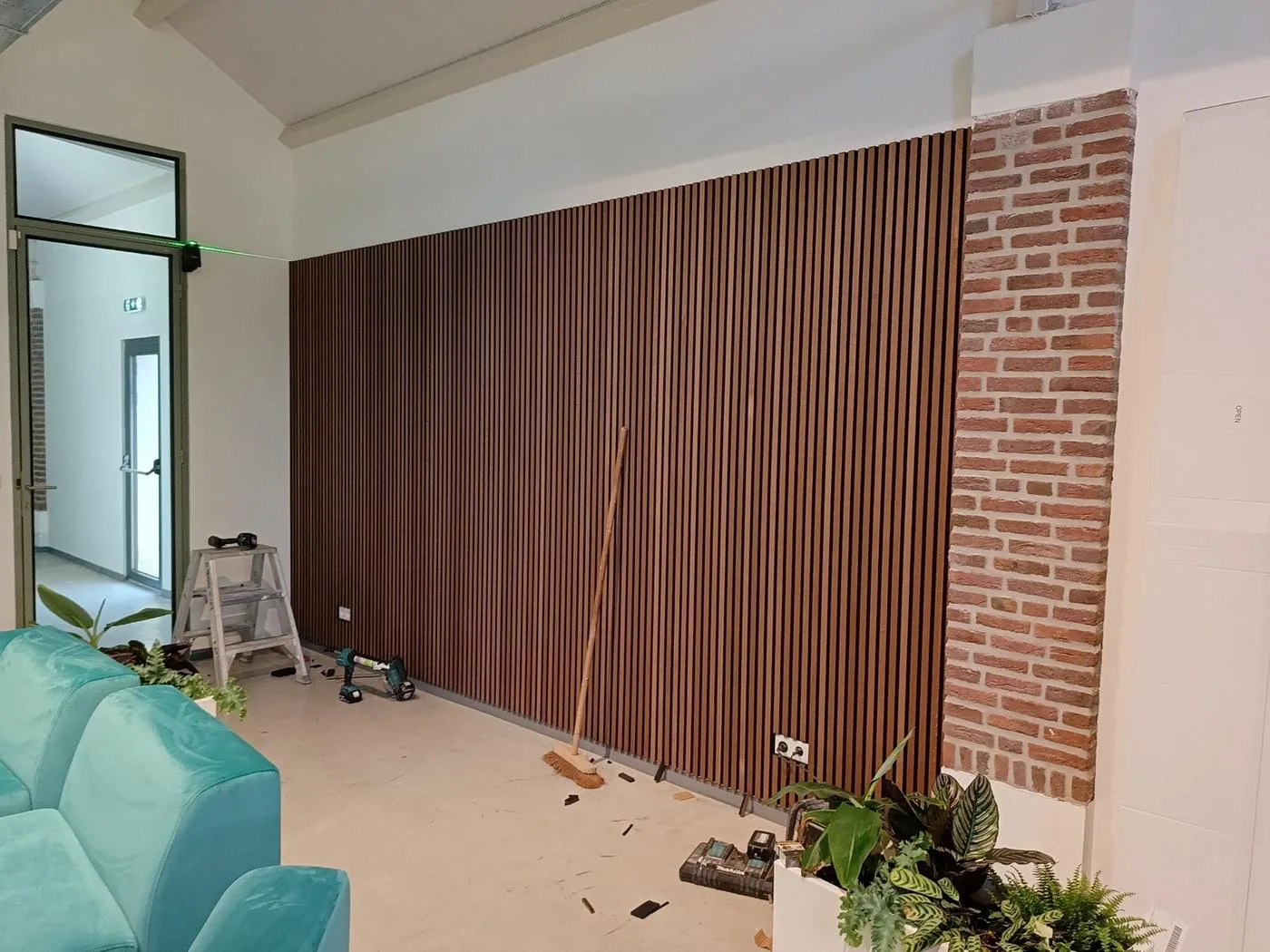Lamellenwand in de woonkamer