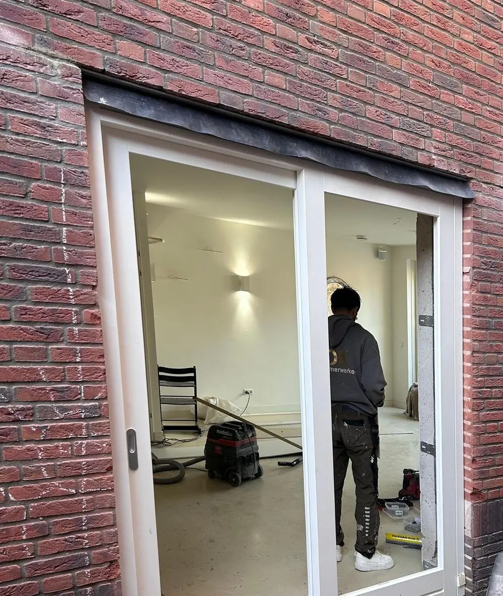 Na: de nieuwe schuifpui in de opening